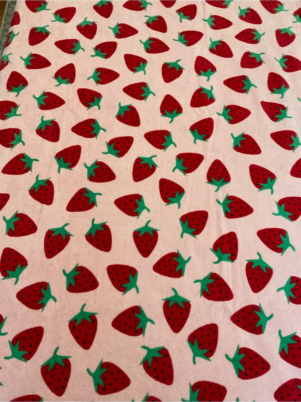 NWT Kate Spade Oversized Beach Towel - Strawberries 36”x72” Towel 1 - Picture 7 of 8